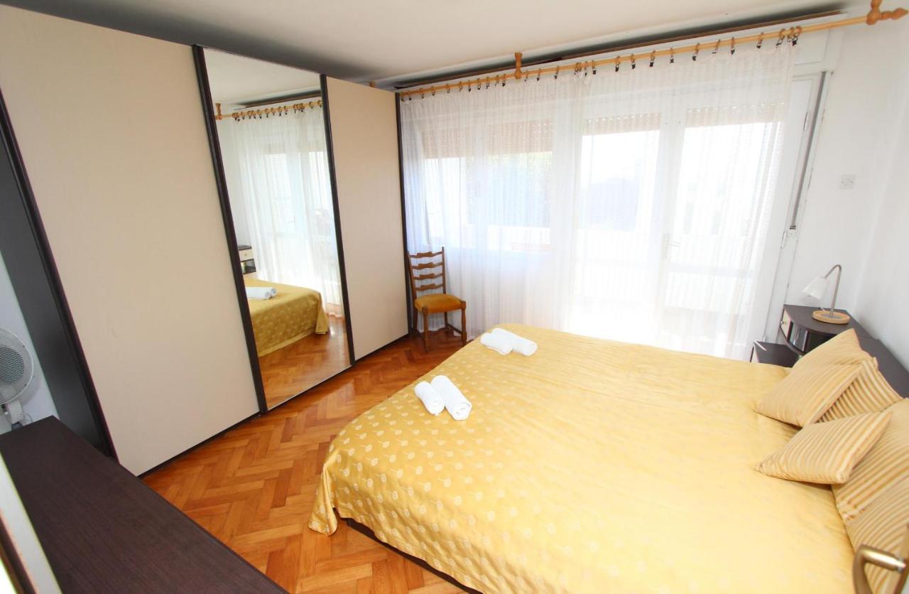 Apartment Maestral Ровінь Екстер'єр фото